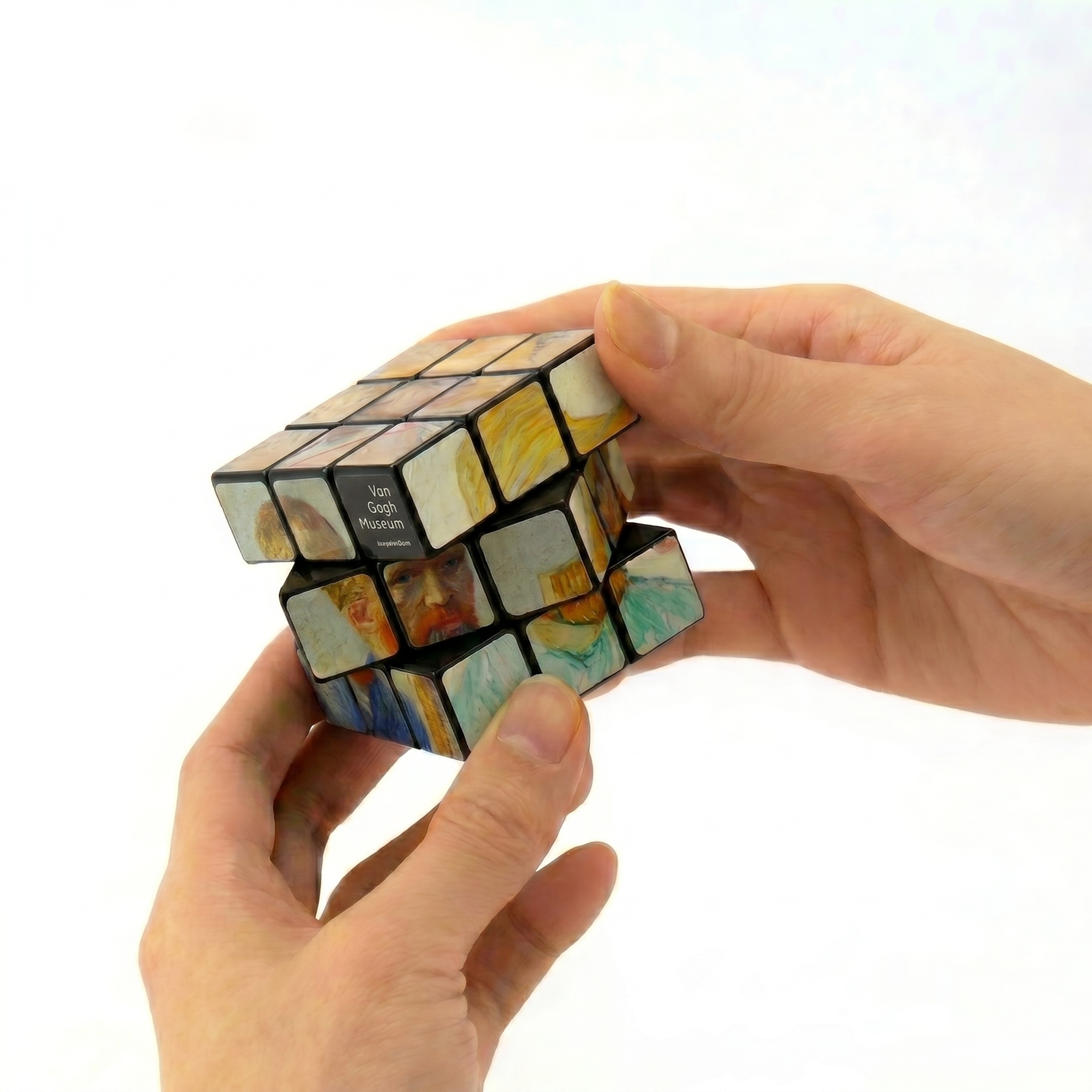 Rubik's Cube souvenirs imprimés d'œuvres d'art dans une boutique de musée